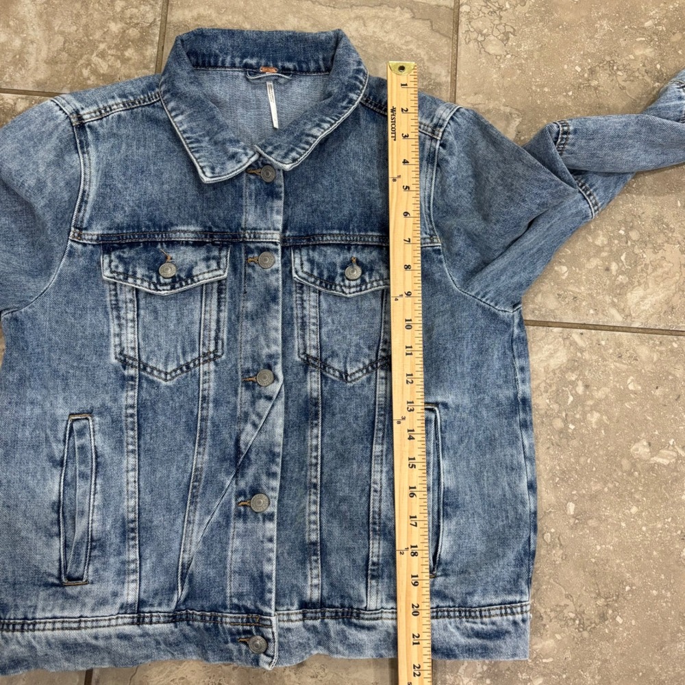 Free People Rumors  Blue Acid Wash Denim Trucker Jacket Womens Large‎ - Picture 14 of 16